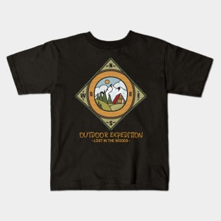 Outdoor Expedition / Lost in The Woods / Retro Design / Camping Lovers Kids T-Shirt